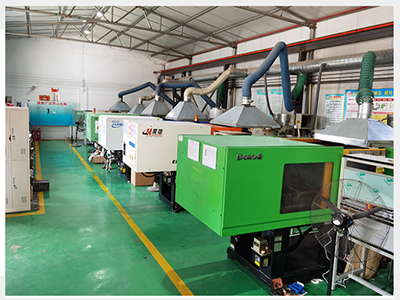 塑料模具廠生産車(chē)間